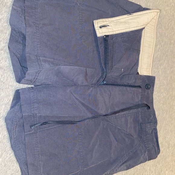 Shorts - Picture 3 of 3